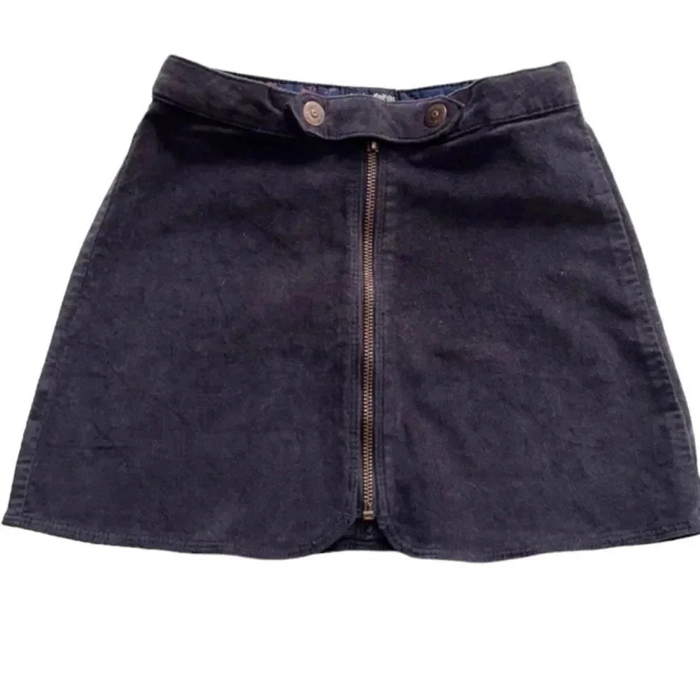 Zara girls front zipper skirt, suede feel. Navy. Girls size 9